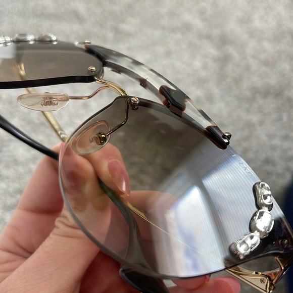 Sunglasses - Picture 6 of 7